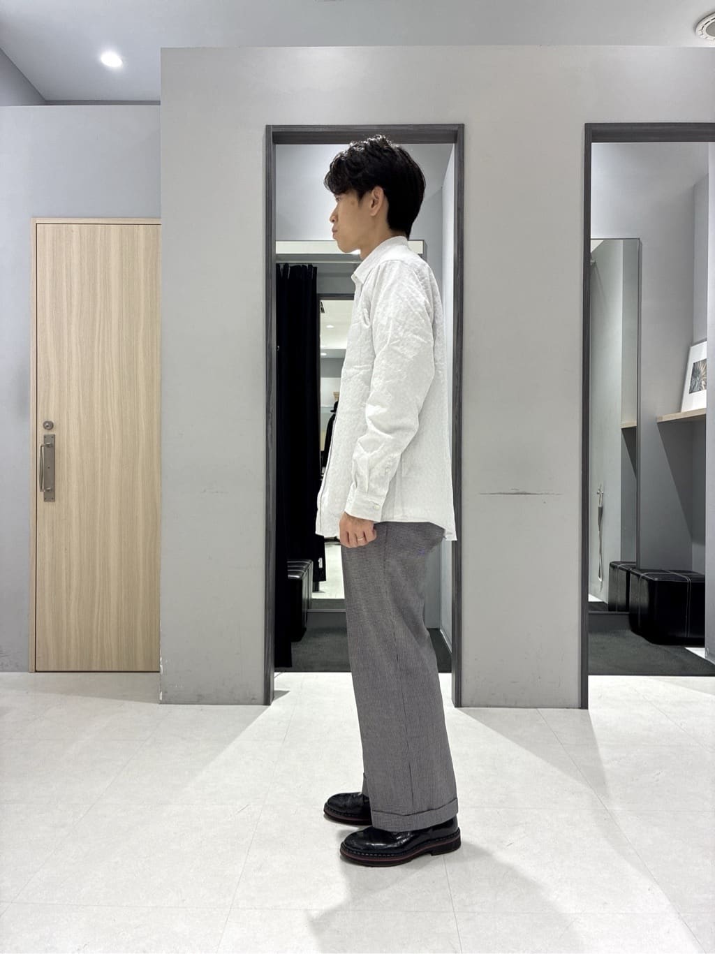 わいずみさんの「TAKEO KIKUCHI｜【Made in JAPAN】播州織 ドビー千鳥シャツ」を使ったコーディネート