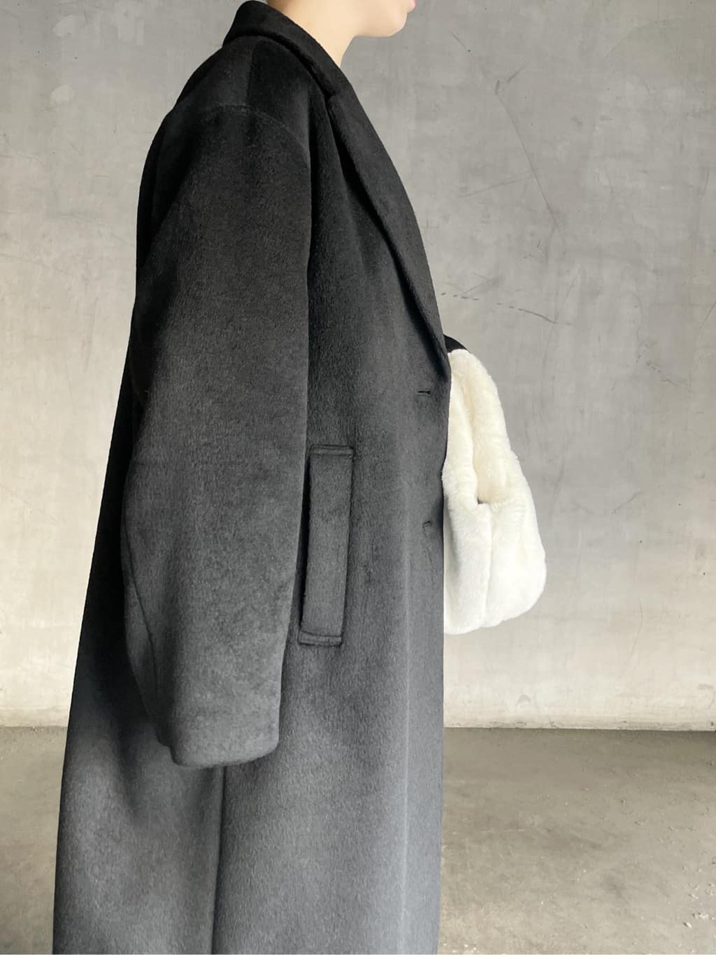 tomokoさんの「OPAQUE.CLIP｜カシミヤブレンドウールチェスターコート」を使ったコーディネート