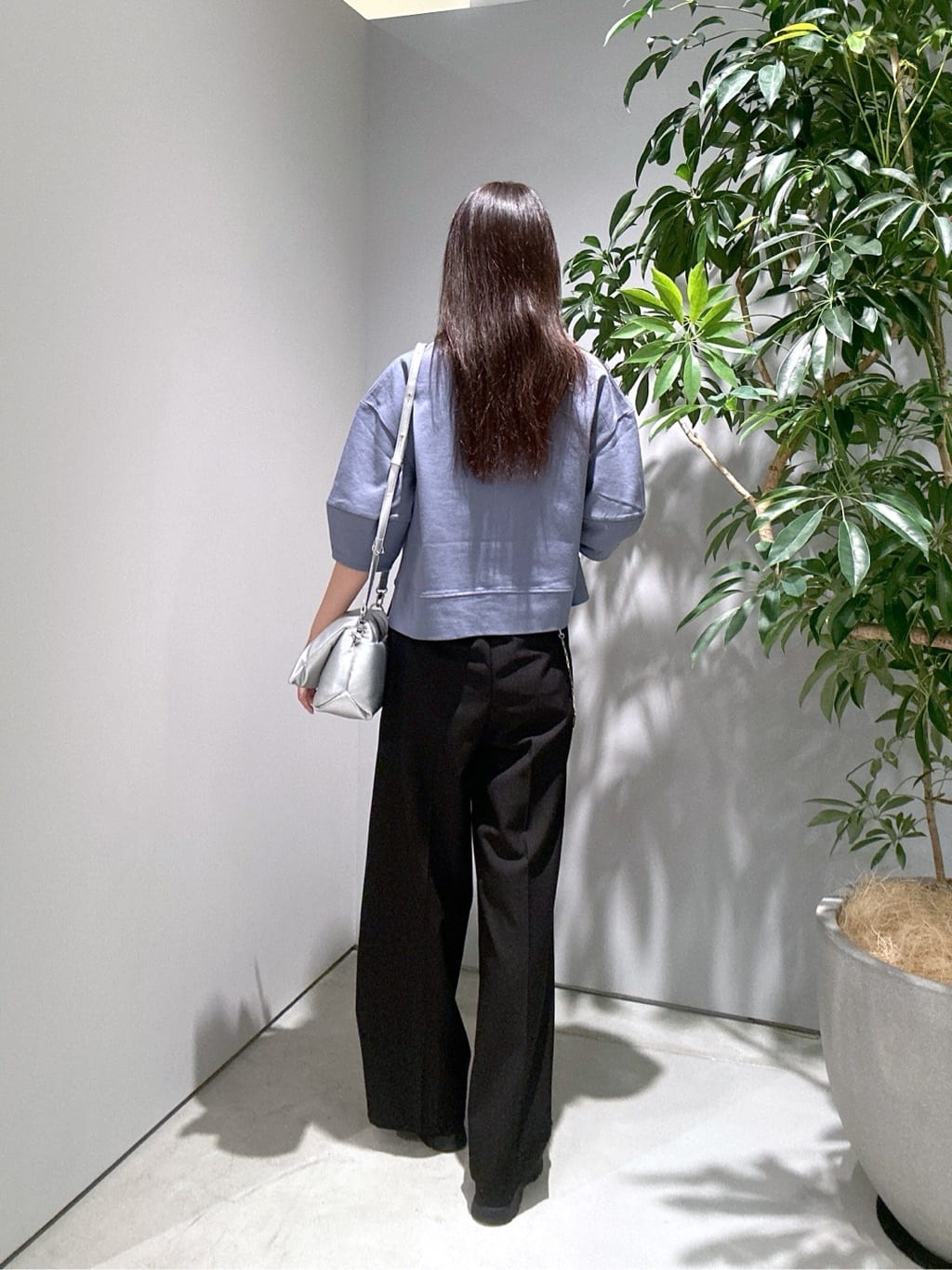 Renoさんの「INDIVI｜フォルムスリーブカットソー」を使ったコーディネート