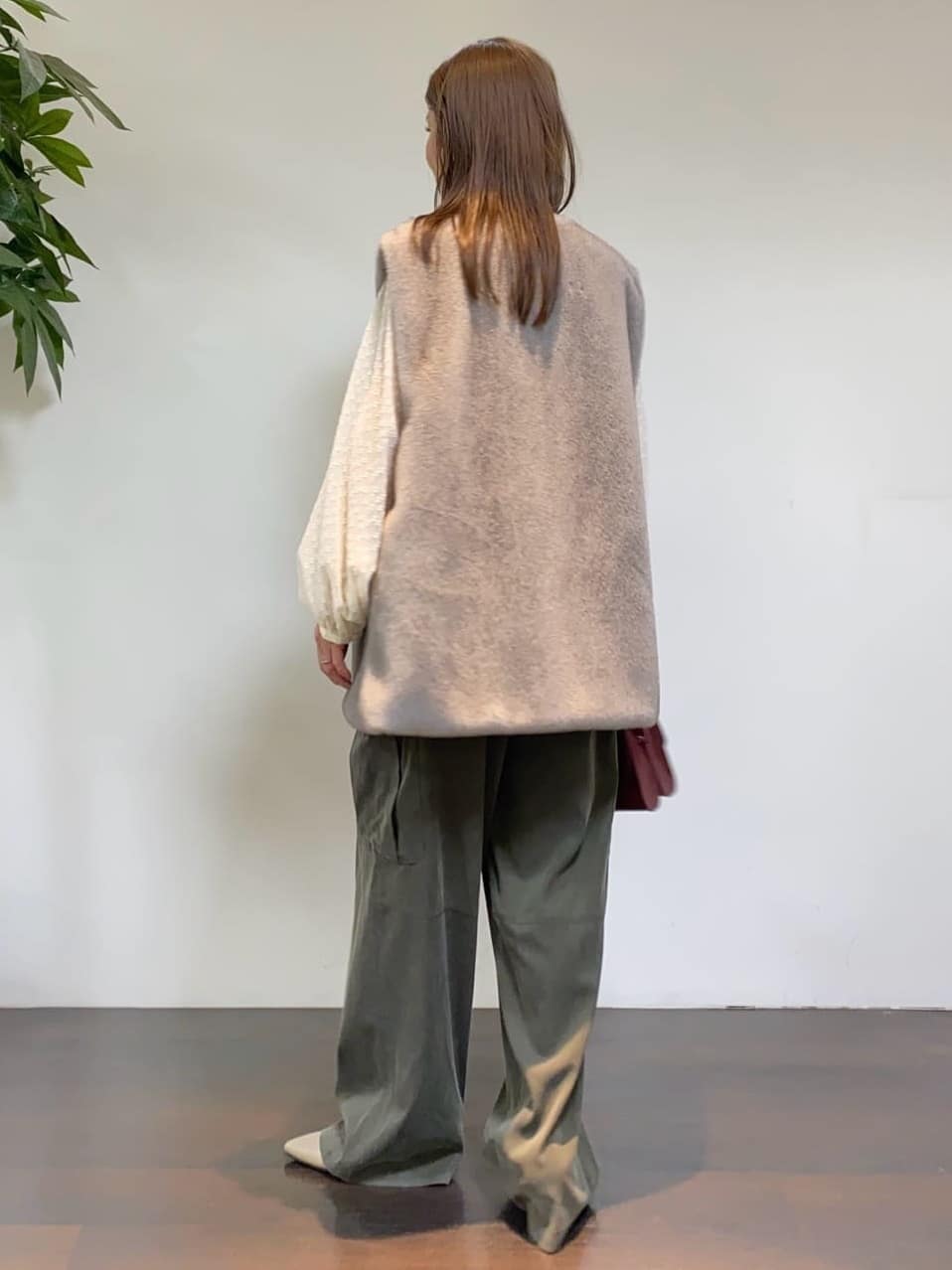 tomoさんの「UNTITLED｜【トレンド/ジレ】フェイクファーベスト」を使ったコーディネート