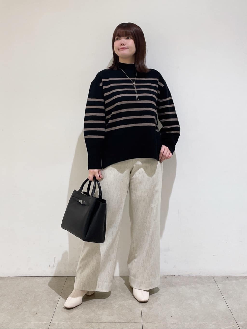 emikaさんの「INDIVI｜【冬ニット人気NO．1！／カシミヤ混】ミドルゲージハイネックニット」を使ったコーディネート