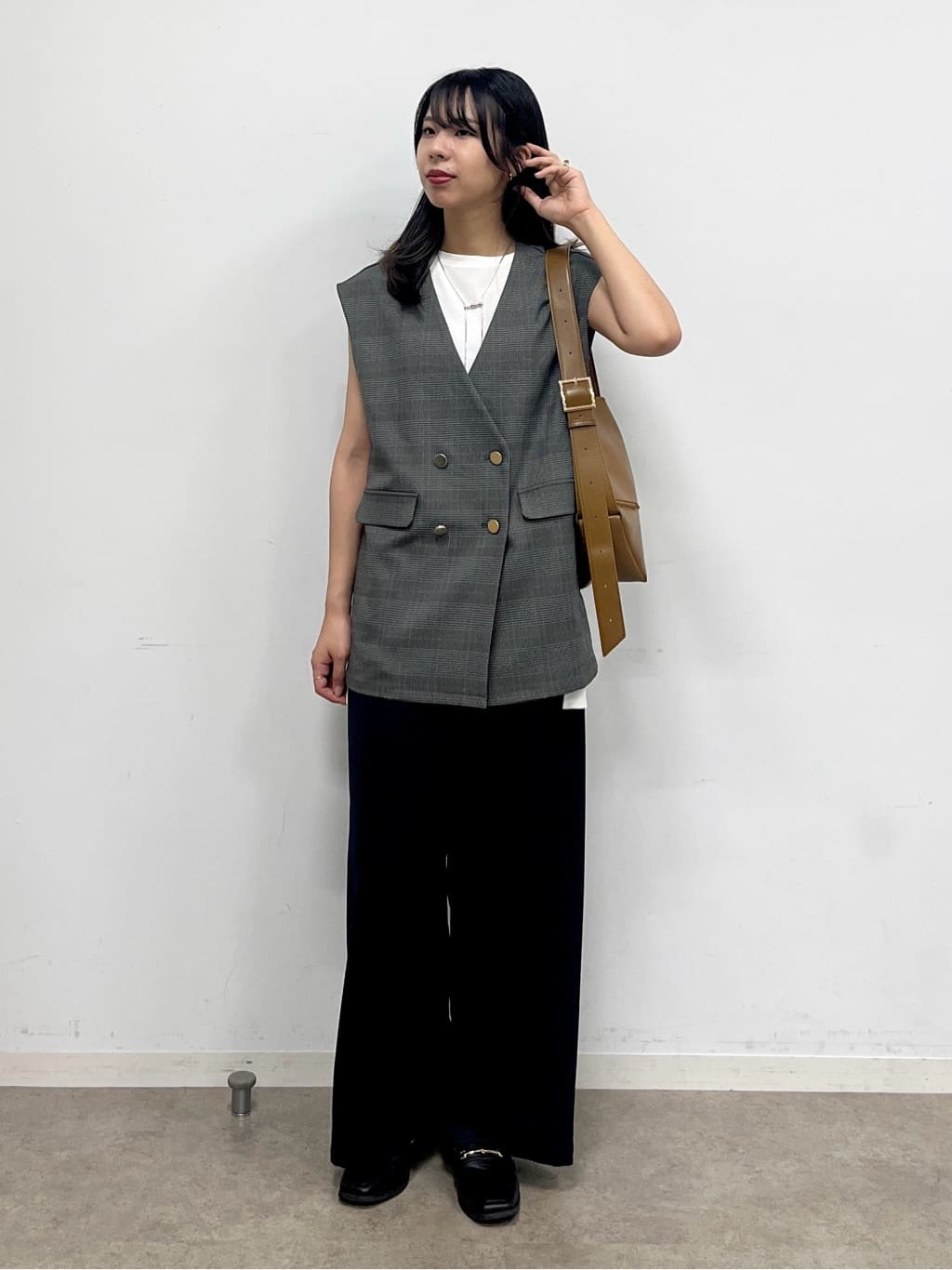 cotaniさんの「SHOO･LA･RUE｜【汗ジミ軽減/ひんやり/UV】大人のヘルシーな着こなしに タックノースリーブチュニック」を使ったコーディネート