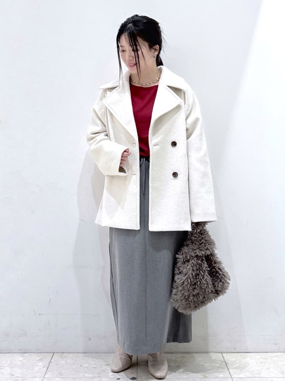 mameさんの「OPAQUE.CLIP｜カシミヤブレンドウールミドルピーコート」を使ったコーディネート