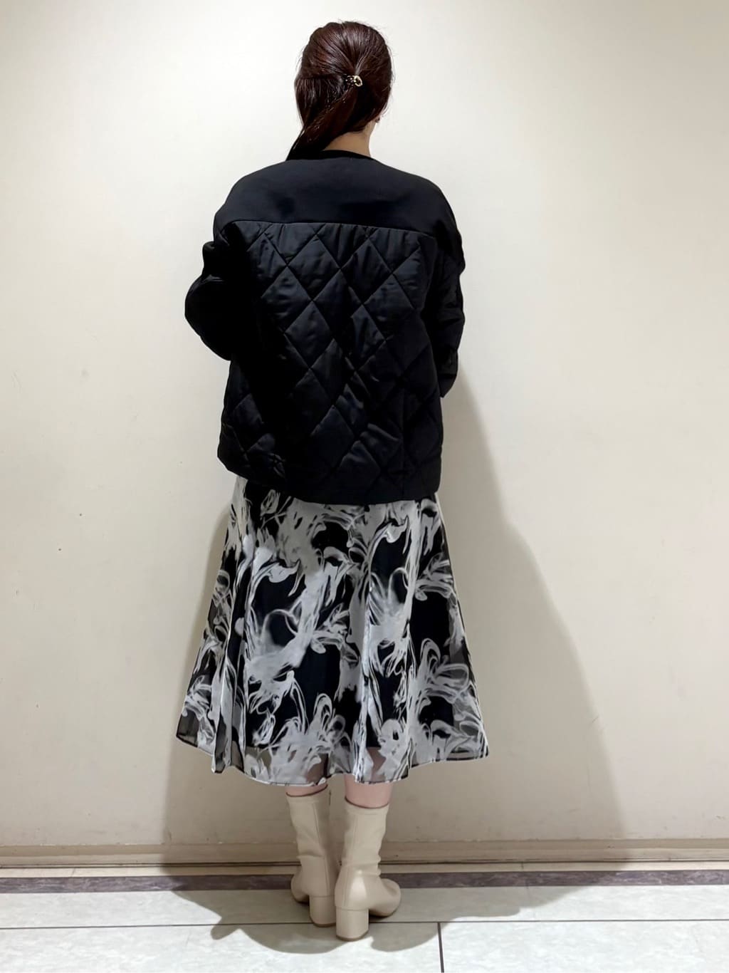 sakiさんの「COUP DE CHANCE｜【手洗い可／日本製】フラワー柄プリントスカート」を使ったコーディネート
