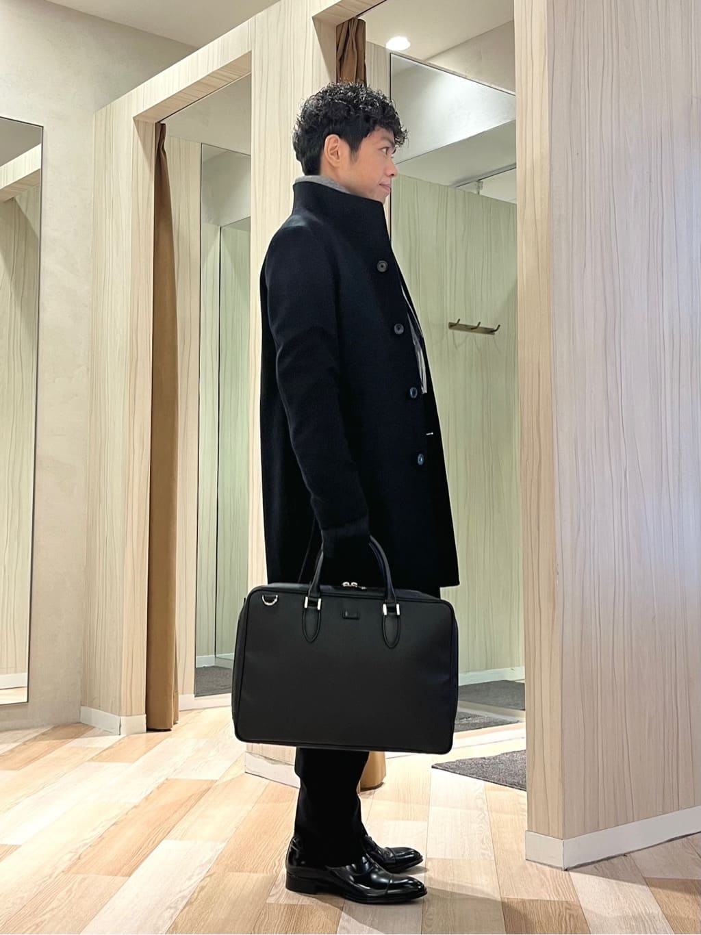 URAさんの「TAKEO KIKUCHI｜【ウールカシミヤブレンド】ビーバー調 スタンドカラー コート」を使ったコーディネート
