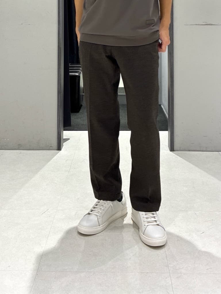わいずみさんの「TAKEO KIKUCHI｜【3D ナイロン ストレッチ】スタンドカラー シャツブルゾン」を使ったコーディネート
