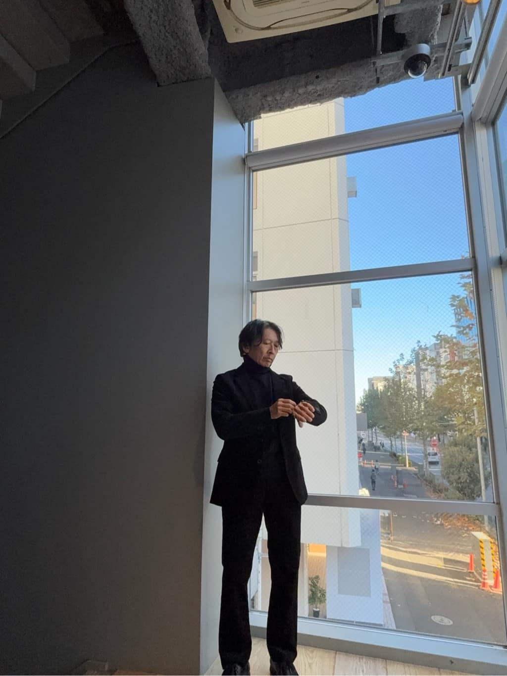 デザイナーTAKEman さんの「TAKEO KIKUCHI｜【Sサイズ～】ストレッチコーデュロイ ジャケット」を使ったコーディネート