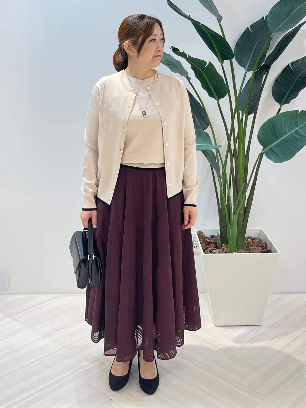 Tomoさんの「UNTITLED｜【アンサンブル可/薄手】ベーシッククルーネックカーディガン」を使ったコーディネート
