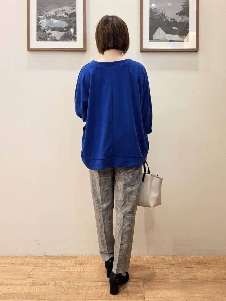 まあるさんの「SHOO･LA･RUE｜【高レビュー/SS-LL/美脚シルエット】すっきりきれい見え テーパードパンツ」を使ったコーディネート
