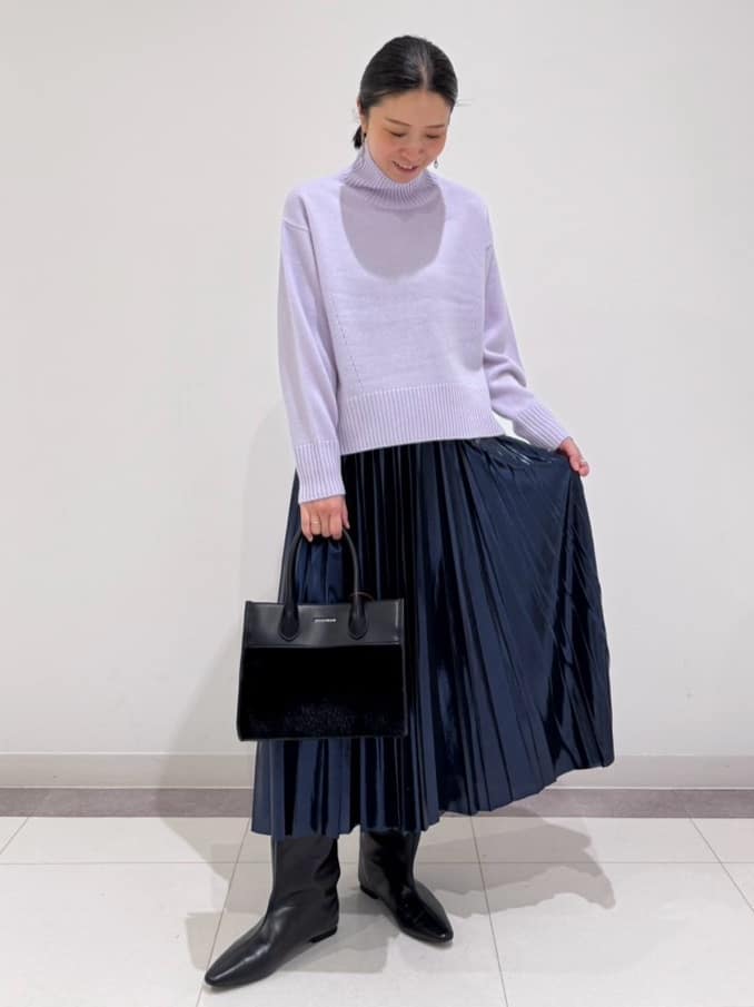 MIYAKAWAさんの「DRESSTERIOR｜◆【洗える/ストレッチ性/オンオフ】箔プリントプリーツスカート」を使ったコーディネート