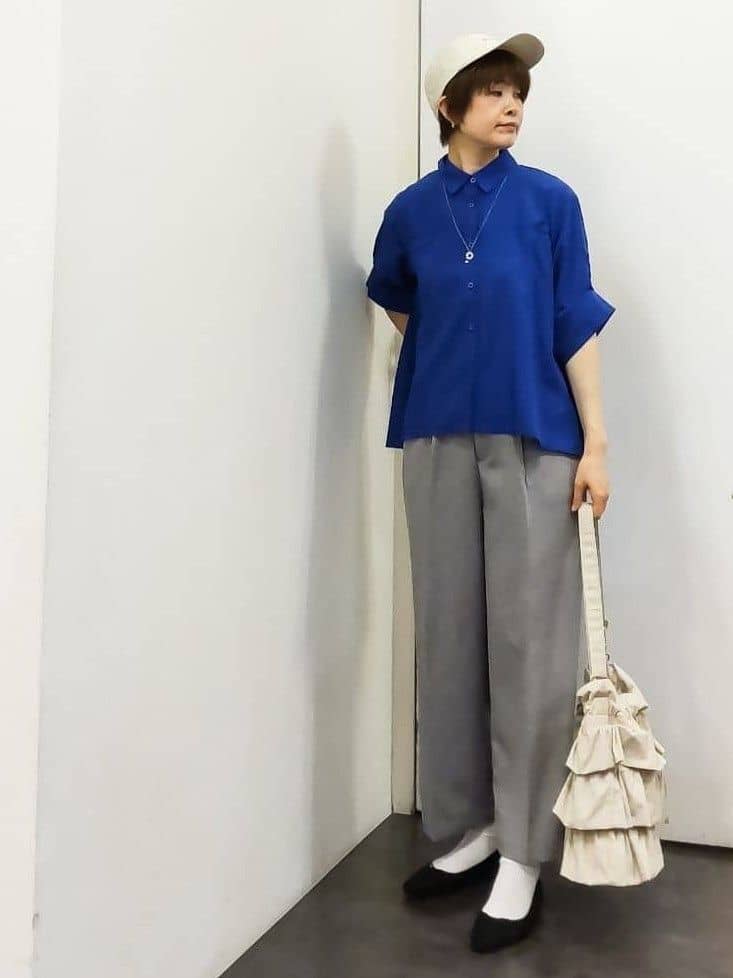やまちゃんさんの「grove｜【2WAY】1枚でも羽織っても。使える大人のシャツスタイル」を使ったコーディネート