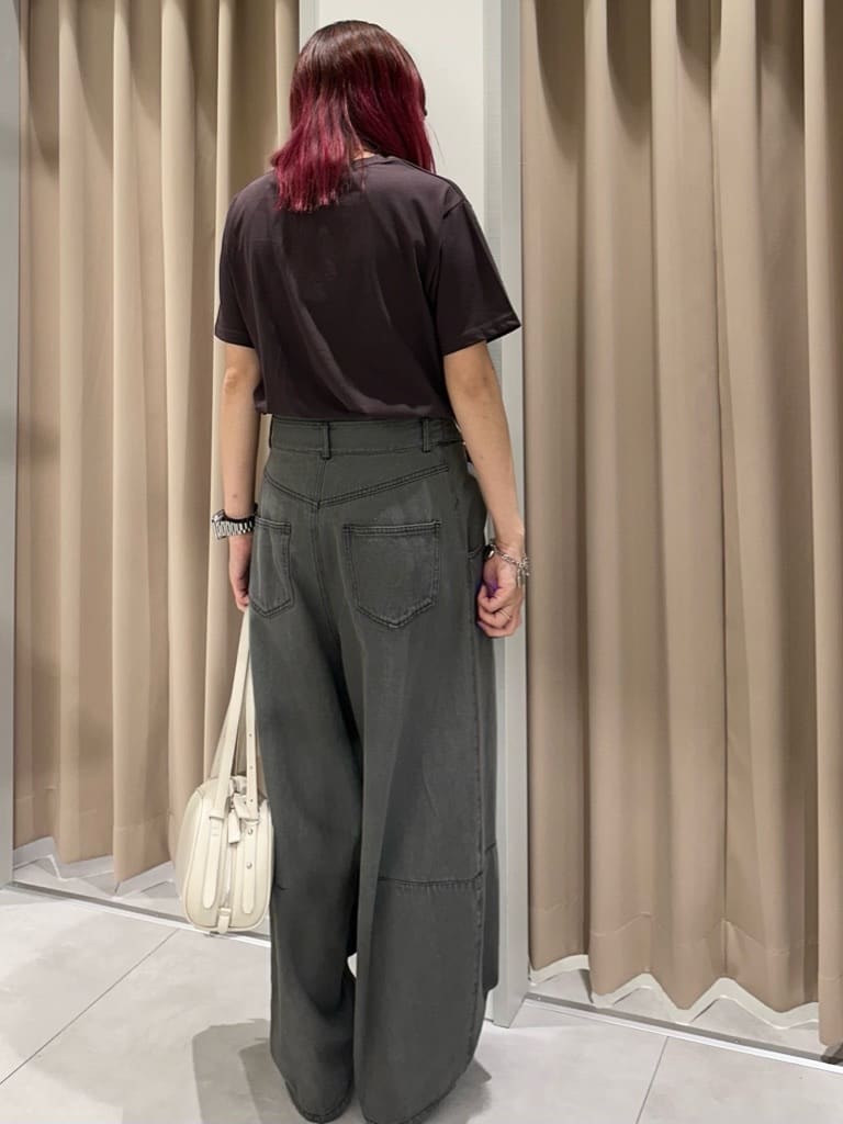 cottonさんの「THE SHOP TK｜フォトアソートTシャツ【接触冷感/UV/毛玉になりにくい/洗濯機OK】」を使ったコーディネート