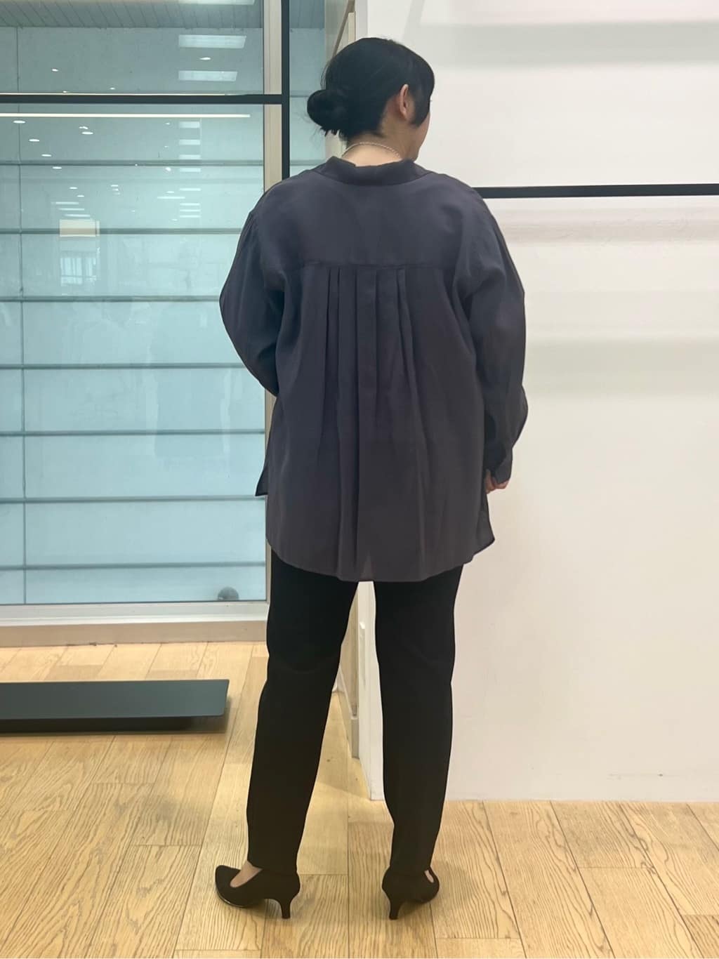 shimaさんの「INDIVI｜【体型カバー／清涼感】シアーオーバーシャツ」を使ったコーディネート