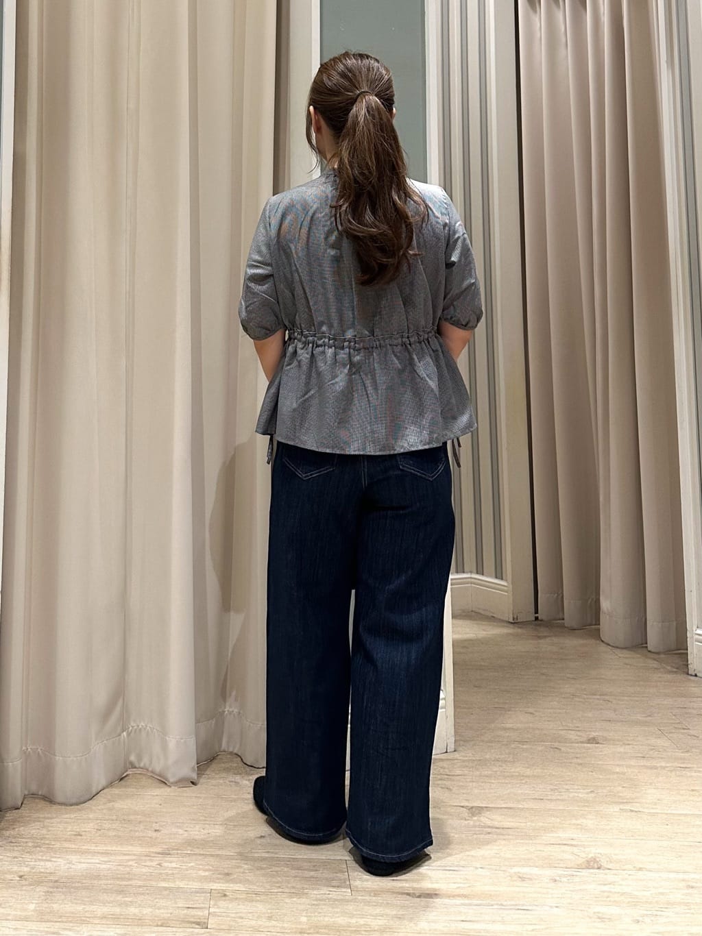 Ririさんの「grove｜【二の腕/体型カバー】メリハリシルエットが叶うシャーリングブラウス」を使ったコーディネート