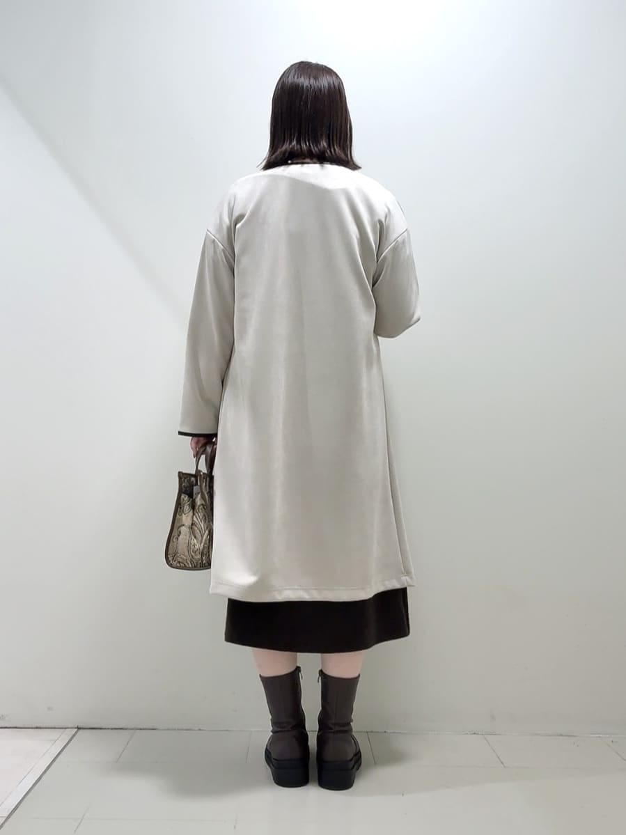 YUIさんの「UNTITLED｜【洗える/軽羽織り】マシュマロタッチ　スエード調コート」を使ったコーディネート