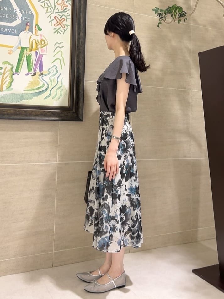 sechiさんの「UNTITLED｜【きれいめ/洗える/フリル】ラッフルシアーブラウス」を使ったコーディネート