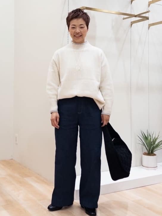 シュウコさんの「grove｜【洗える】ふんわりウール混オーバーサイズニット」を使ったコーディネート