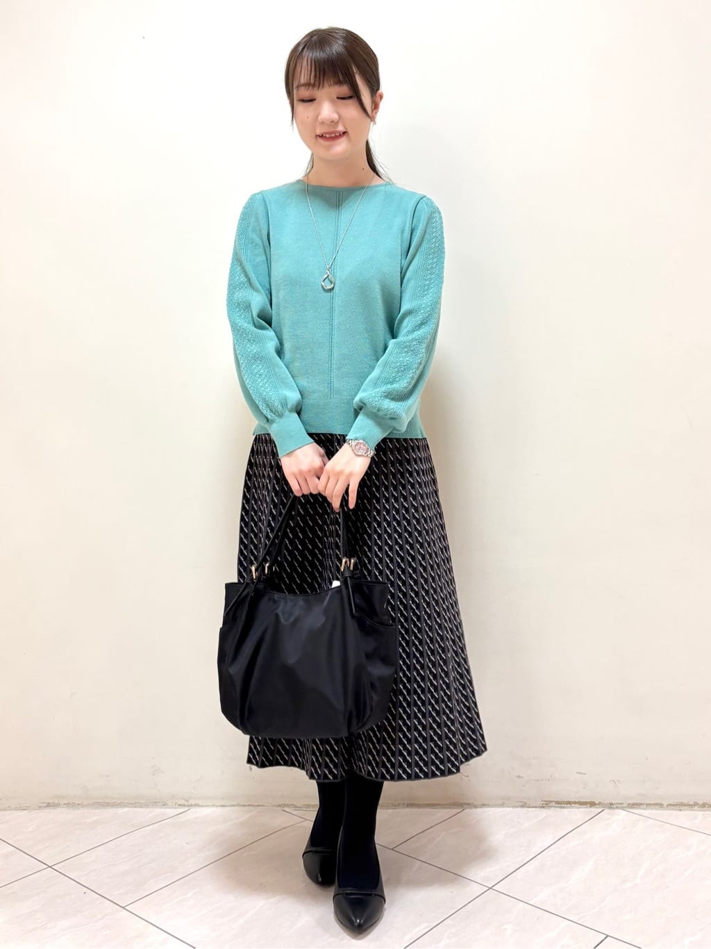 mikiさんの「Reflect｜【選べる8色／スカートにもパンツにも◎】ウール混ボートネックニット」を使ったコーディネート