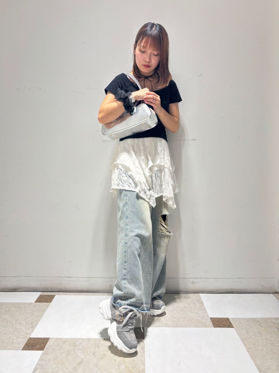 せらら⭐️さんの「ESPERANZA｜ツイード風フラワーベルト厚底スニーカー」を使ったコーディネート