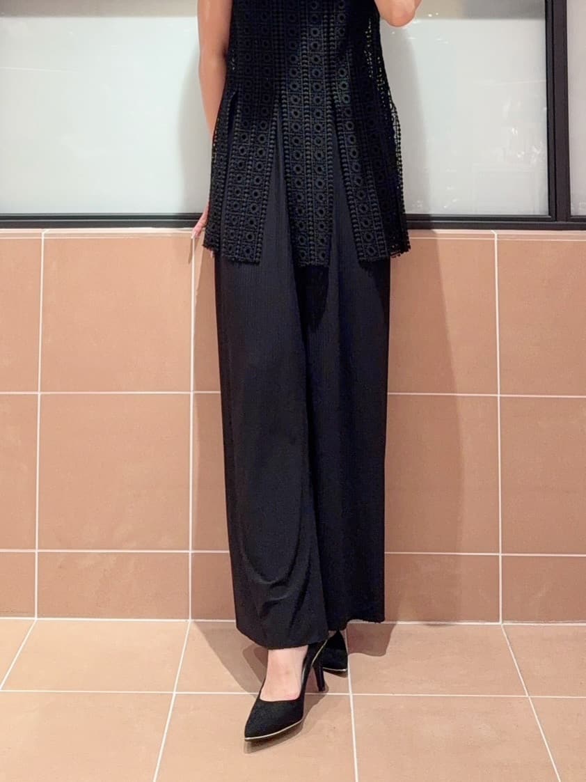 kaoriさんの「ESPERANZA｜【レイン対応/12時間パンプス】約8.5cm　歩きやすくて疲れにくい」を使ったコーディネート