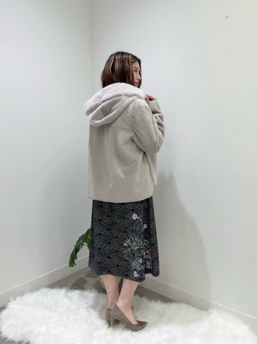 Suma Una本部スタッフさんの「SunaUna｜◆【冬を彩る異素材フェイクファーアウター】」を使ったコーディネート