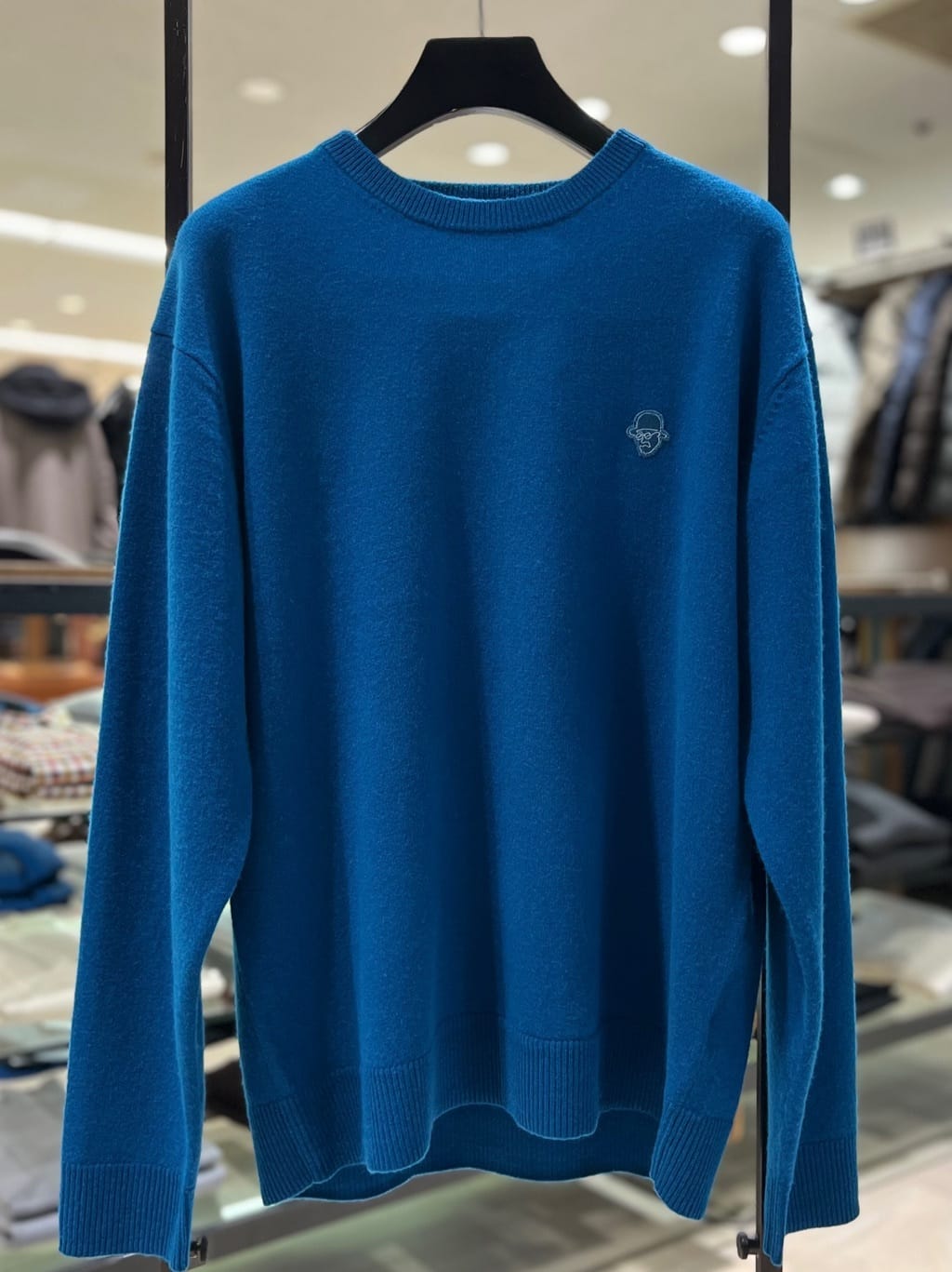 uedaさんの「TAKEO KIKUCHI｜【Air Palette Knit】ワンポイント カラーニット プルオーバー」を使ったコーディネート