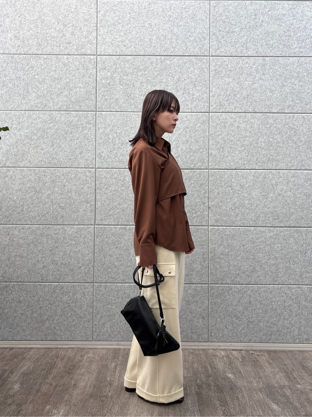 erikaさんの「INDIVI｜アシメジレシャツ」を使ったコーディネート