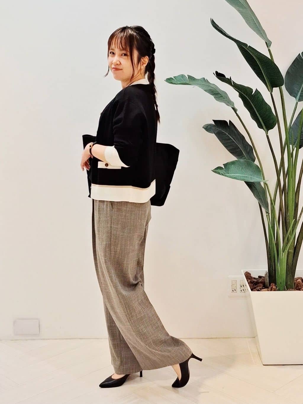 YuKaRiさんの「UNTITLED｜【セットアップ可/洗える】梳毛調合繊2タックワイドパンツ」を使ったコーディネート
