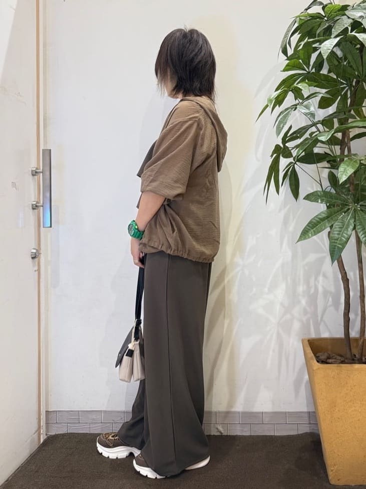 misakiさんの「SHOO･LA･RUE｜【S-LL】柔らかシアーでこなれるフーディブルゾン」を使ったコーディネート
