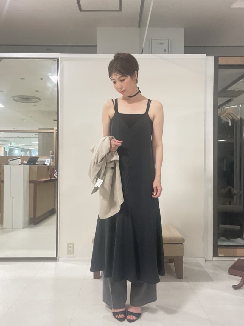 IWAMOさんの「UNTITLED｜【洗える/肩紐調節可能】パウダーキャミワンピース」を使ったコーディネート