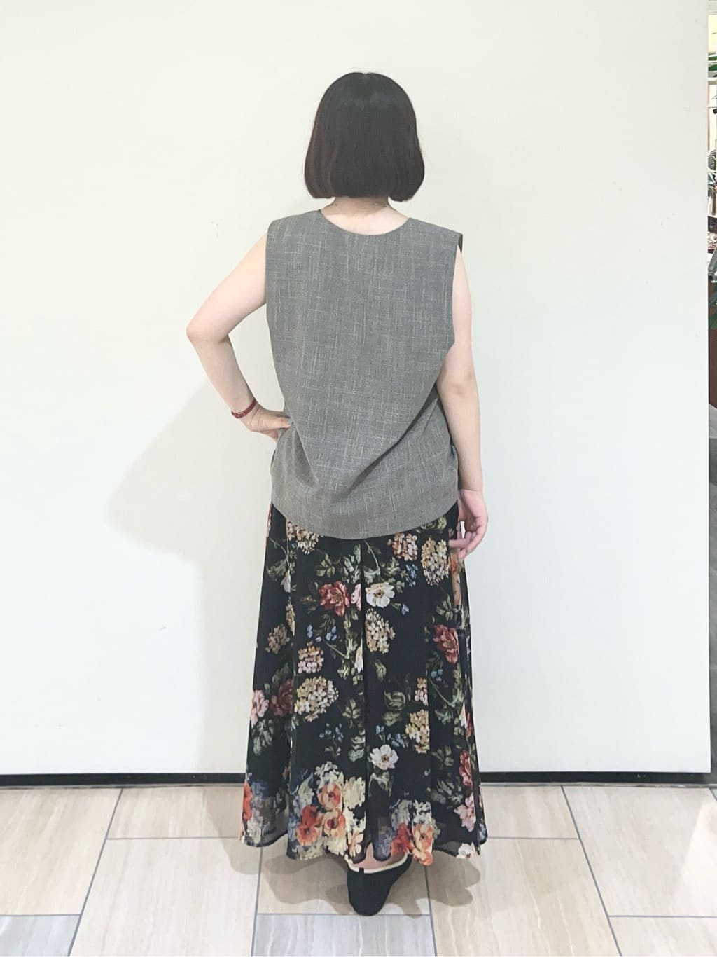 Mitsukiさんの「UNTITLED｜【セットアップ可/洗える】梳毛調合繊Vネックベスト」を使ったコーディネート
