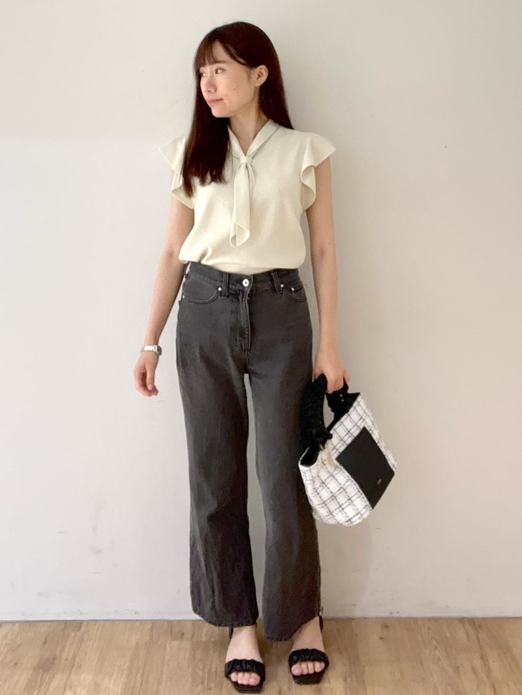 Rさんの「index｜《丈が選べる》ストレートデニムパンツ【洗濯機洗い可】」を使ったコーディネート