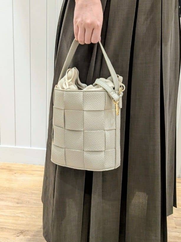 ayakaさんの「Dessin｜【2点セット・洗える】2WAYカーディガン＆キャミソールアンサンブル」を使ったコーディネート