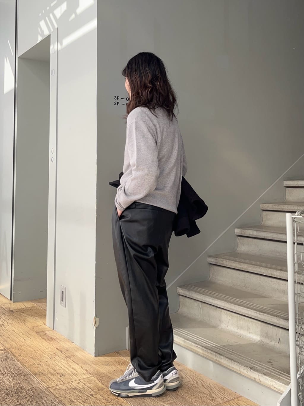 神野（jinno）さんの「TAKEO KIKUCHI｜【Air Palette Knit】ワンポイント カラーニット プルオーバー」を使ったコーディネート