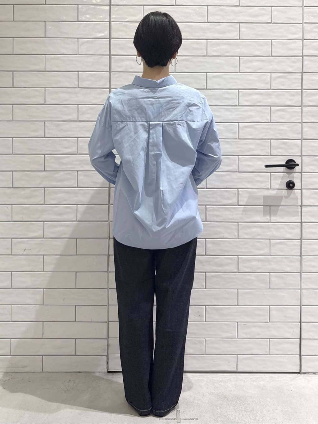 ayumiさんの「OPAQUE.CLIP｜ポケット刺繍レギュラーカラーシャツ【洗濯機OK】」を使ったコーディネート
