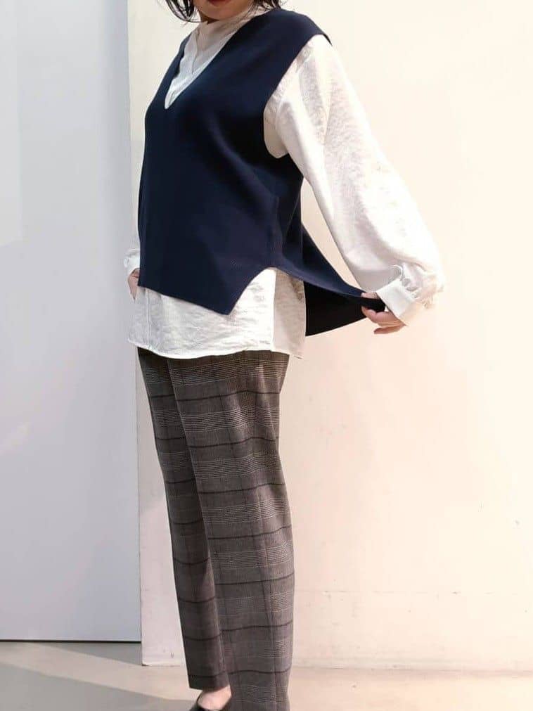 あんさんの「THE SHOP TK｜【春まで着られる】ニットベスト＆ブラウスセット/洗濯機OK」を使ったコーディネート