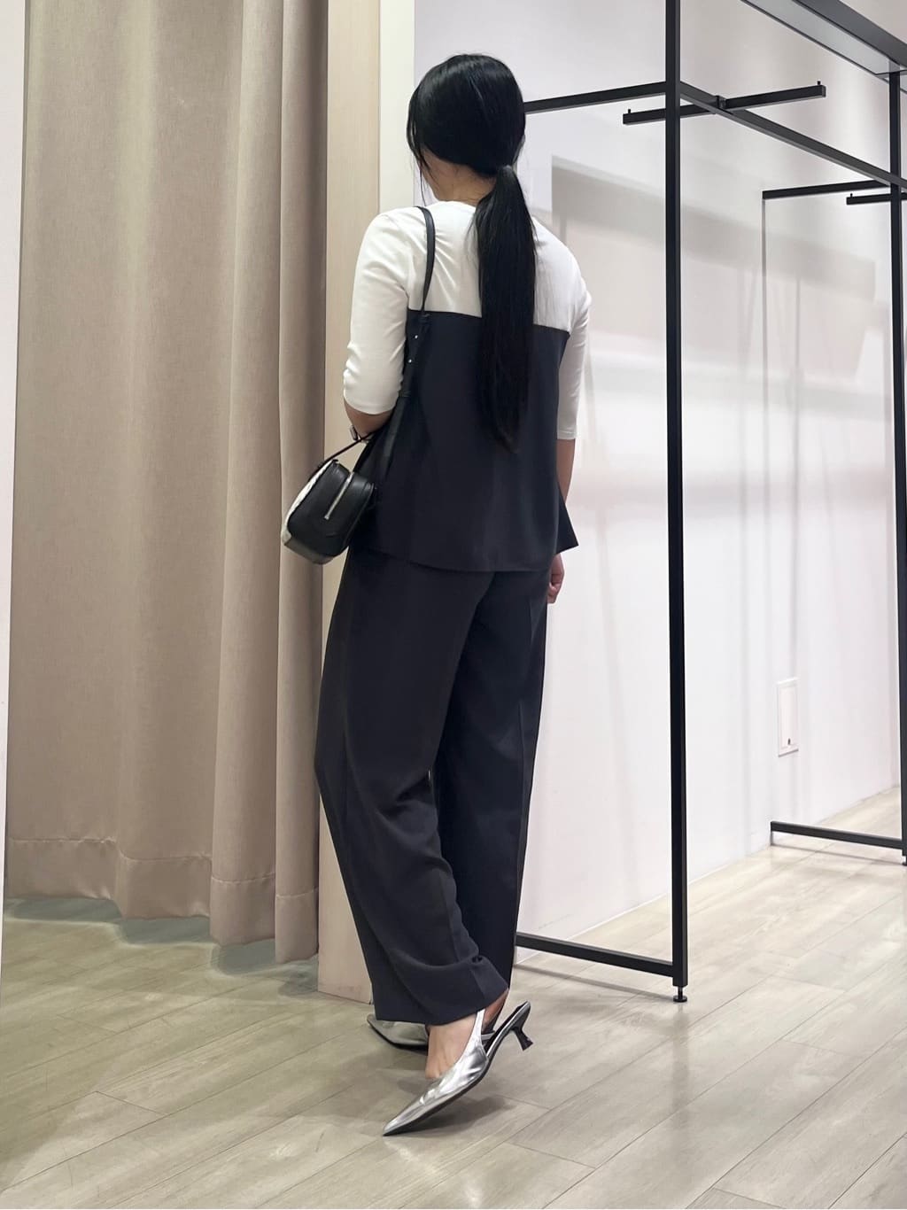 hasuさんの「INDIVI｜【セットアップ可能】ビスチェレイヤード風トップス」を使ったコーディネート