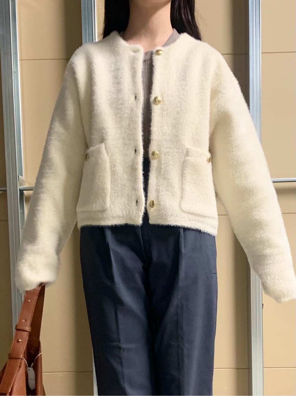 sahoさんの「THE SHOP TK｜【品よく魅せる】フレアスリーブ リブニット/毛玉になりにくい/静電気防止/洗濯機OK」を使ったコーディネート
