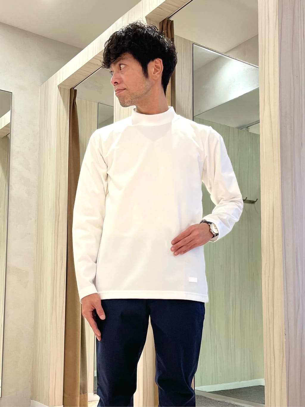 URAさんの「TAKEO KIKUCHI｜【JUST ONE LAYER】ダウンファブリック ジップアップ フード ブルゾン」を使ったコーディネート