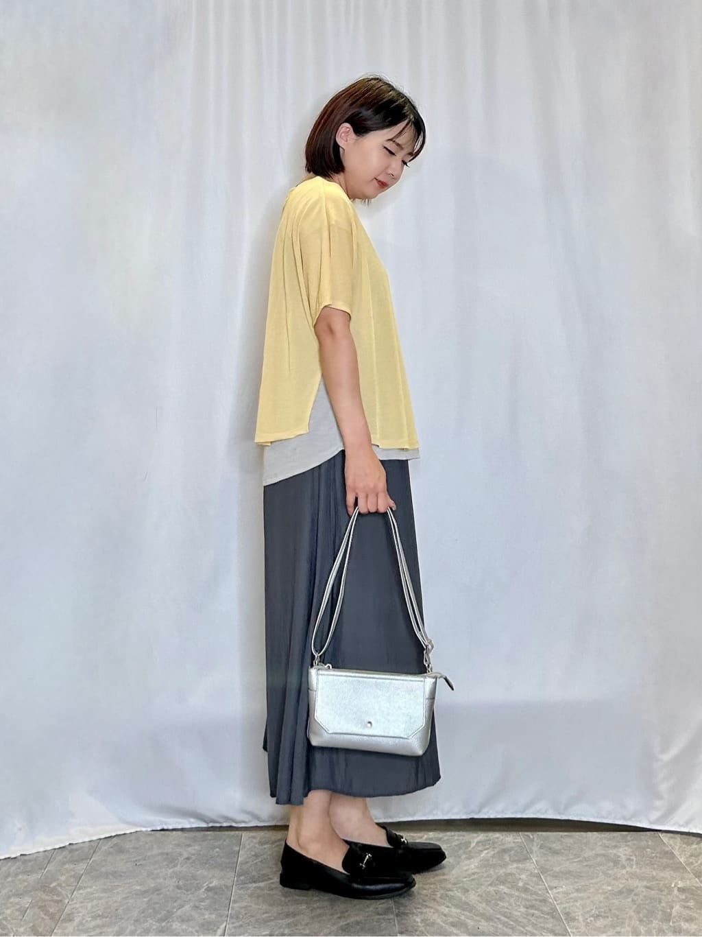 ネリさんの「SHOO･LA･RUE｜【S-LL/裏地ひんやり】スカート見えで上品に マットサテンスカーチョ」を使ったコーディネート