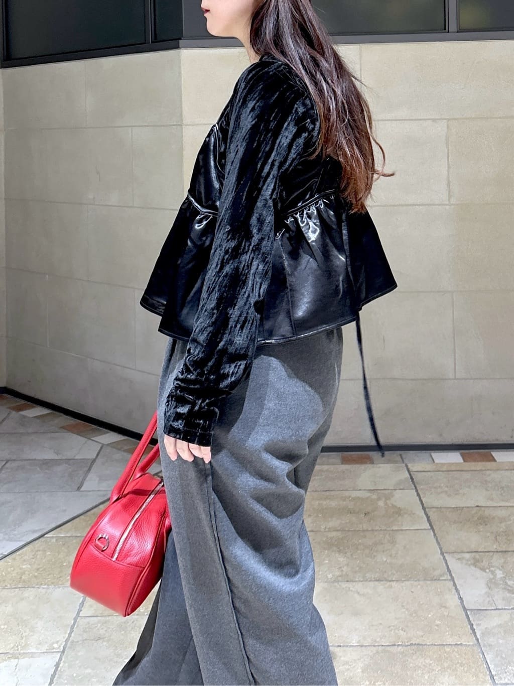 よねさんの「INDIVI｜◆Comfy SET UP｜イージーストレートスラックス【セットアップ対応／通勤／カセット服】」を使ったコーディネート