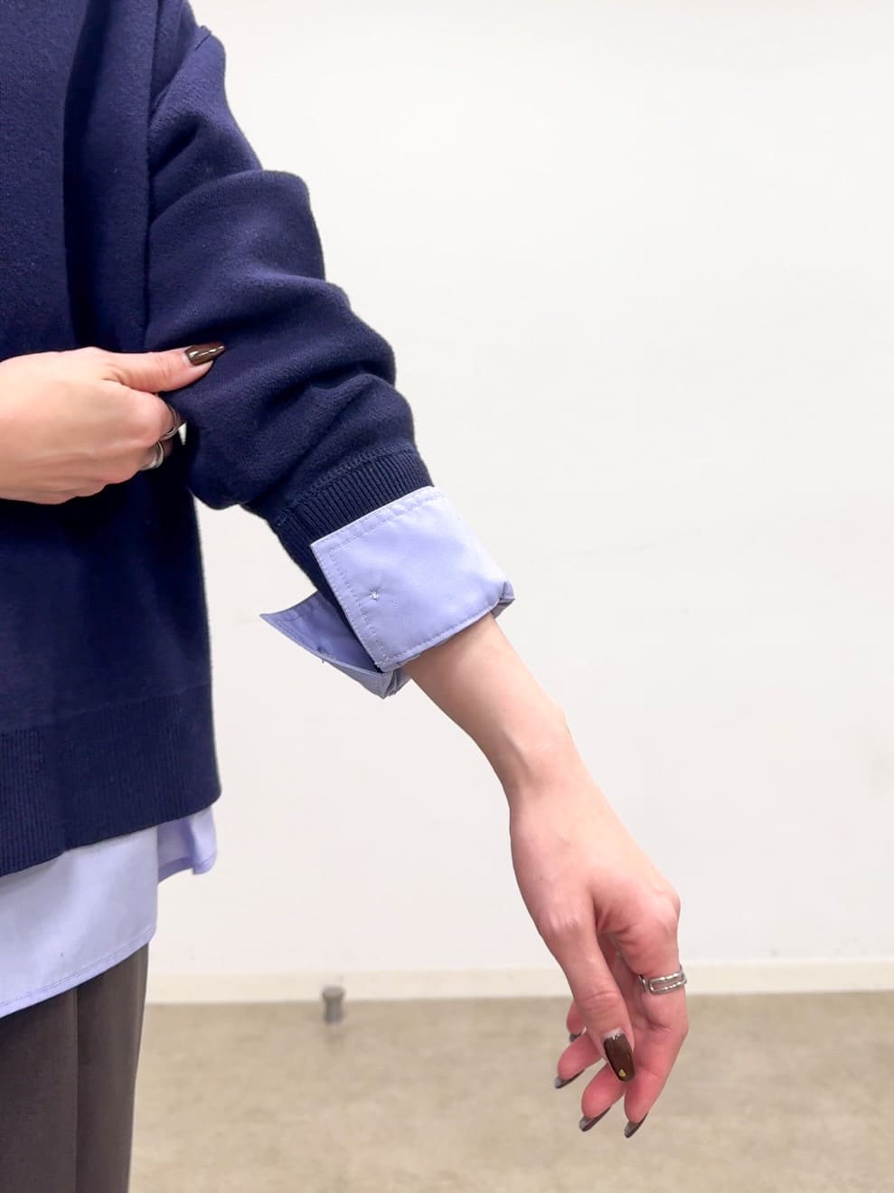 𝐜𝐡𝐢𝐤𝐚さんの「SHOO･LA･RUE｜【洗濯機可/ちくちくしにくい】大人カジュアルを叶える スウェットライクニット」を使ったコーディネート