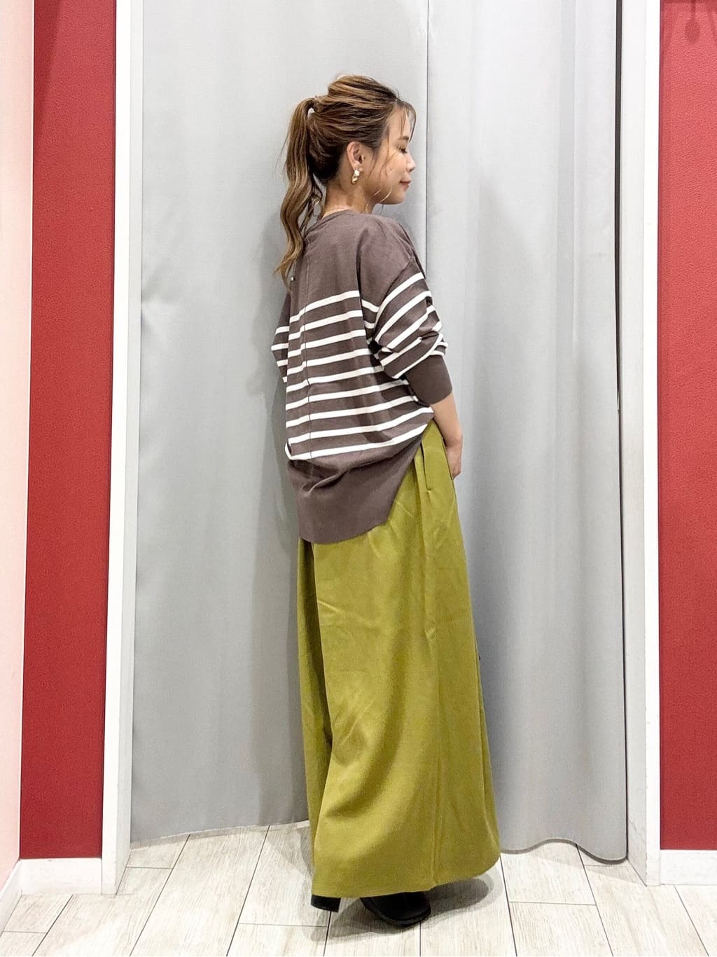 shioさんの「SHOO･LA･RUE｜【S-LL/2点セット】脚のラインを拾いにくい ベルト付きタックスカーチョパンツ」を使ったコーディネート