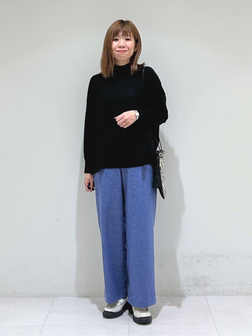 tsuyuさんの「INDIVI｜【洗える／毛玉になりにくい】エクストラファインウール ハイネックニット」を使ったコーディネート