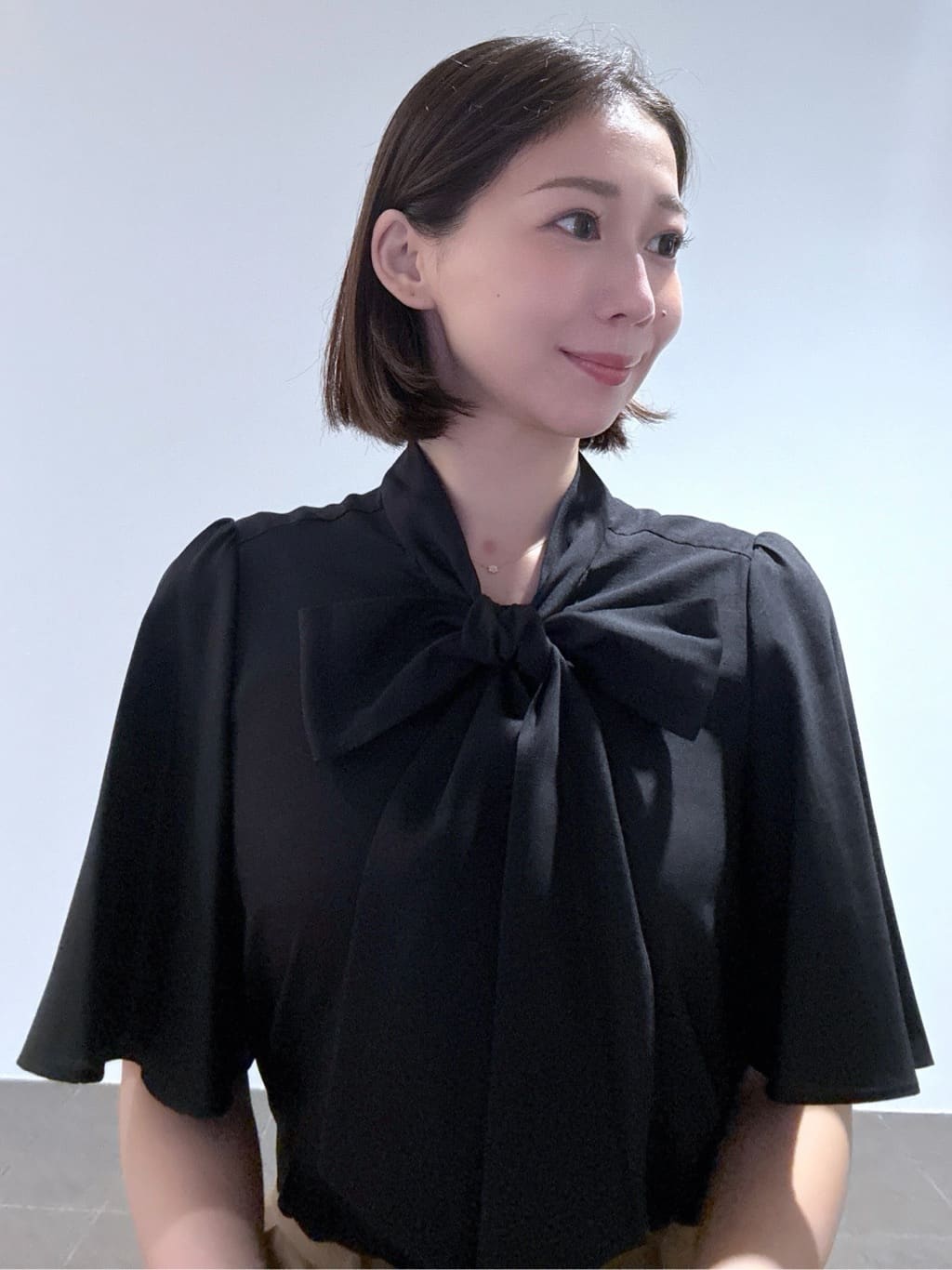 Yukaさんの「COUP DE CHANCE｜【手洗い可／日本製】ボウタイブラウス」を使ったコーディネート