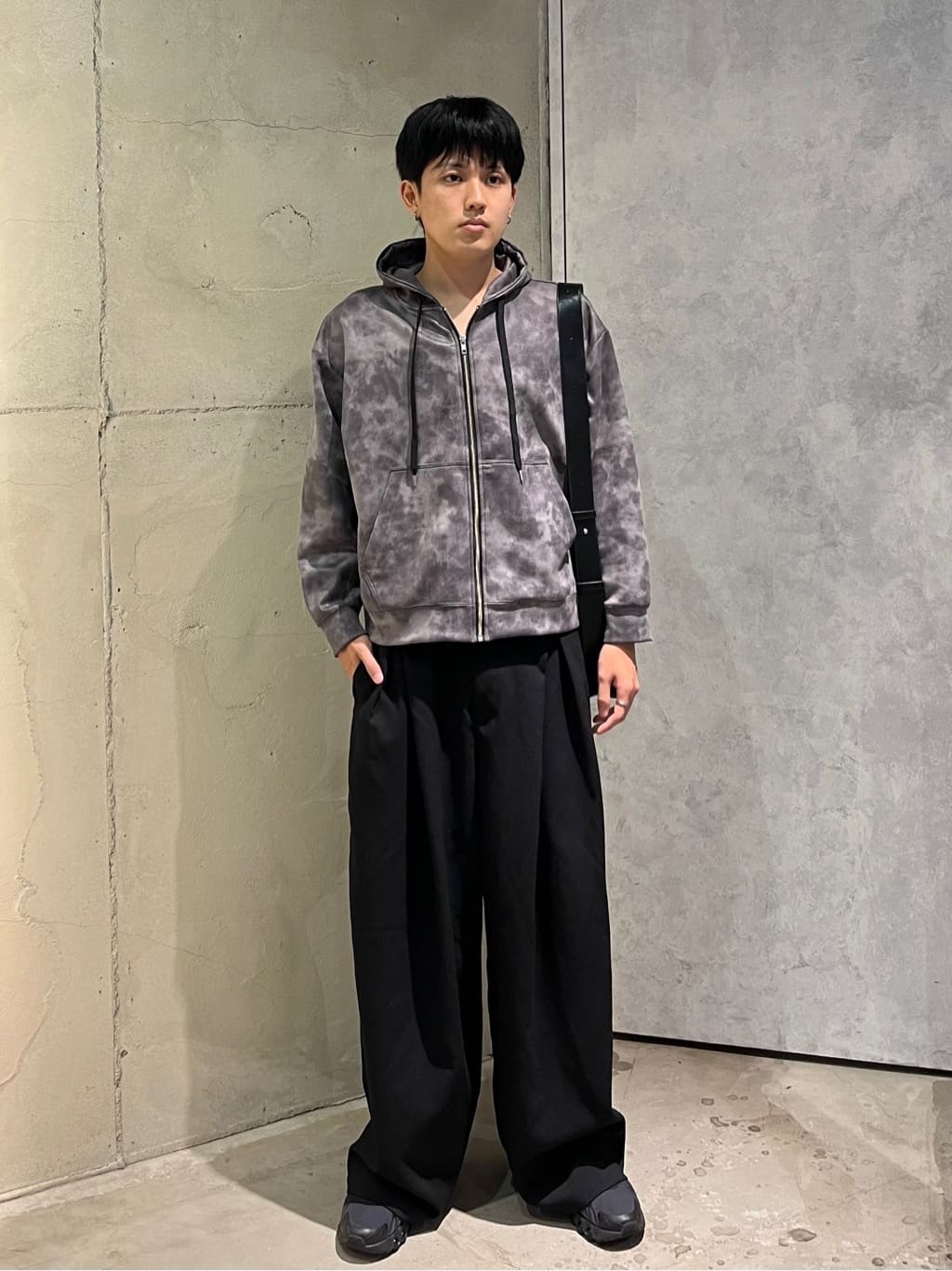 ゆーさんさんの「tk.TAKEO KIKUCHI｜ヴィンテージライクプリント ジップパーカー」を使ったコーディネート