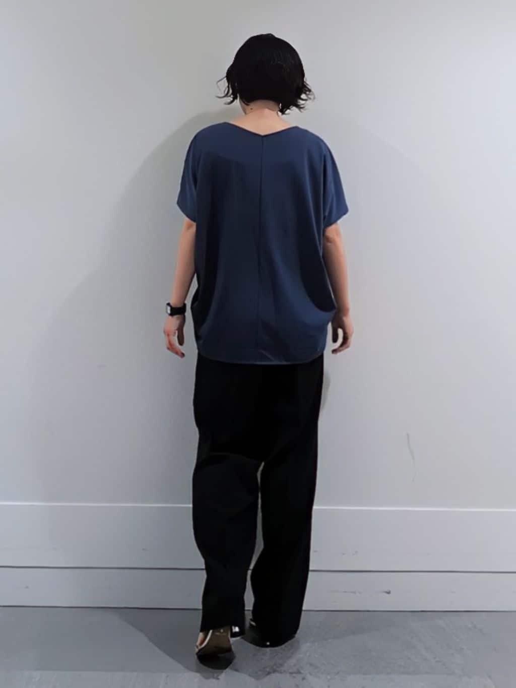 ミズタさんの「UNTITLED｜【接触冷感/洗える】Vネックコットンプルオーバー」を使ったコーディネート