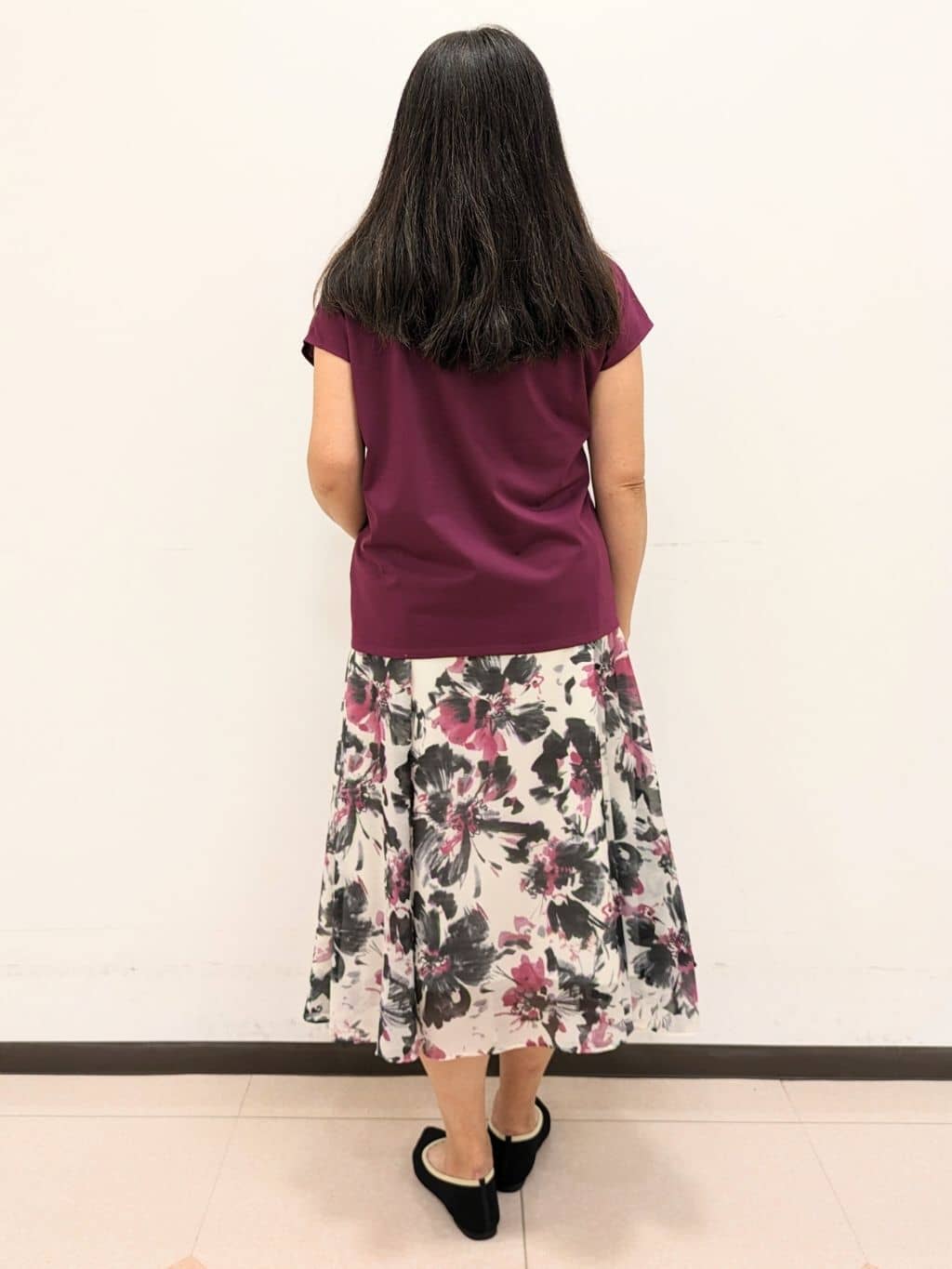 ともさんの「UNTITLED｜【洗える/Tシャツ】ツイストプルオーバー」を使ったコーディネート