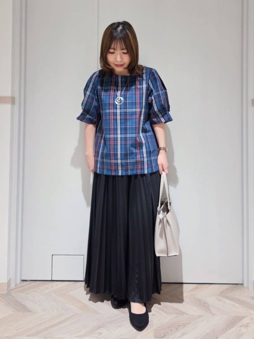 TSUCHIYAさんの「SHOO･LA･RUE｜【S-LL/5分袖】お袖タックできれいに魅せる 大人のチェックブラウス」を使ったコーディネート