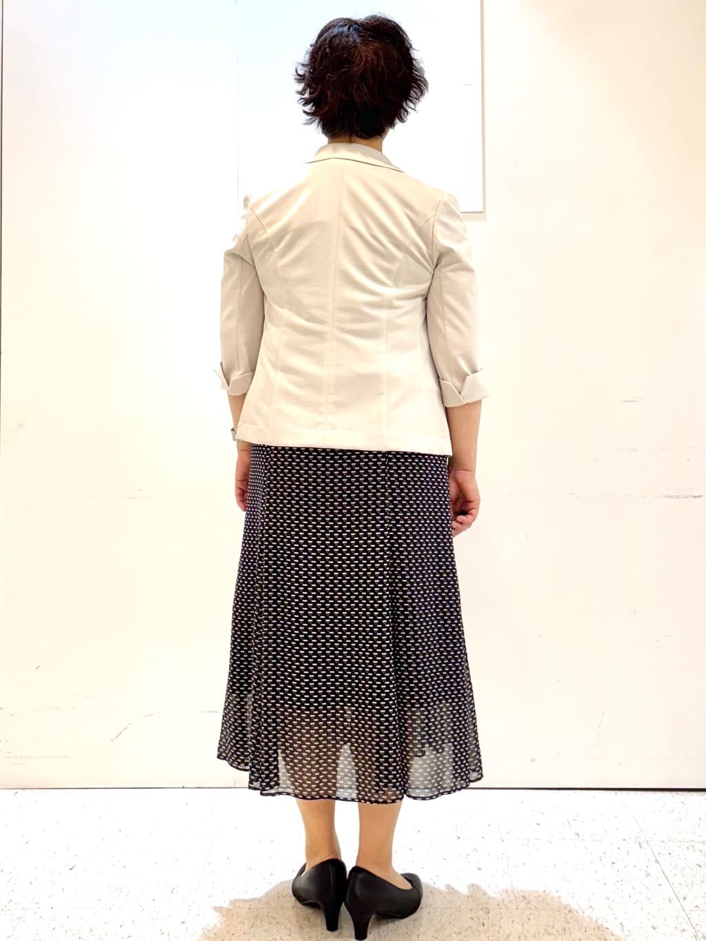 ヤスコさんの「Reflect｜【インナーに◎／すっきり見え！長め丈】タックデティールブラウス」を使ったコーディネート